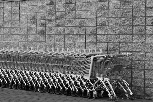 Miért szeretjük annyira az akciókat? – A Black Friday pszichológiája 2025-ben